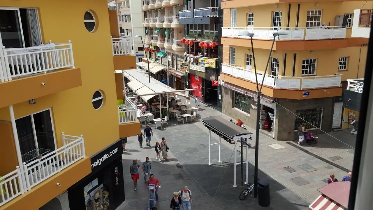 Fabulous 2-Bedroom Apartment Right On The Beach Of Los Crstianos Arona  0*, Arona (Tenerife)