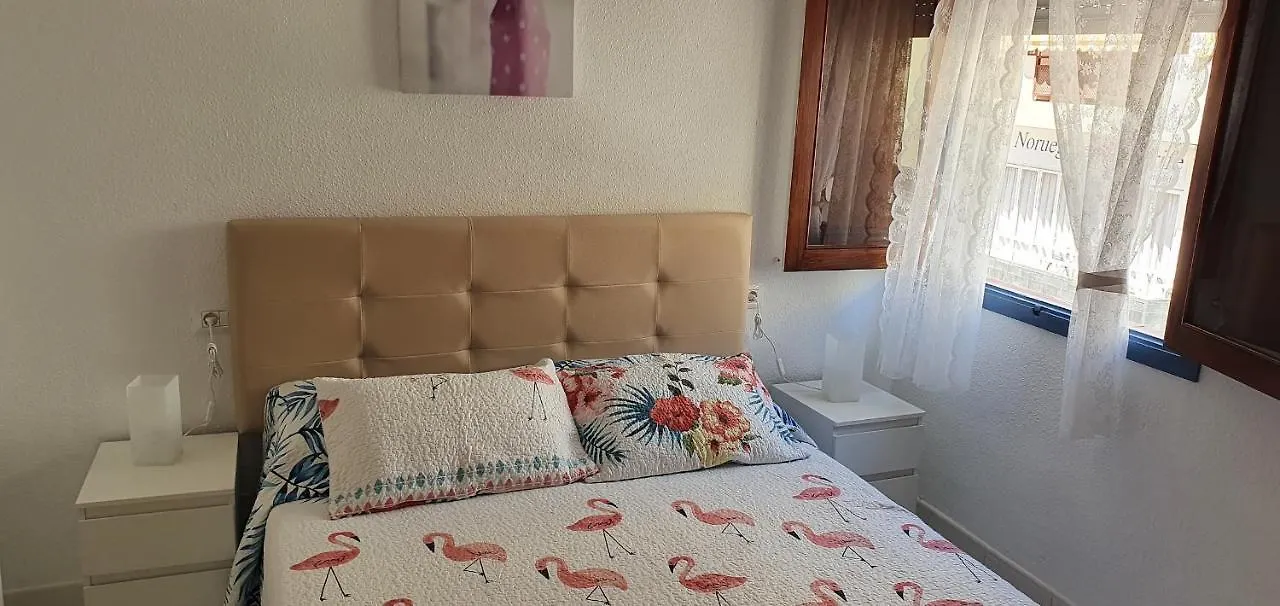Fabulous 2-Bedroom Apartment Right On The Beach Of Los Crstianos Arona  España